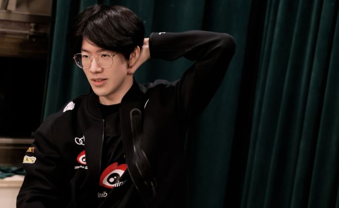 走神或站位 走神或站位