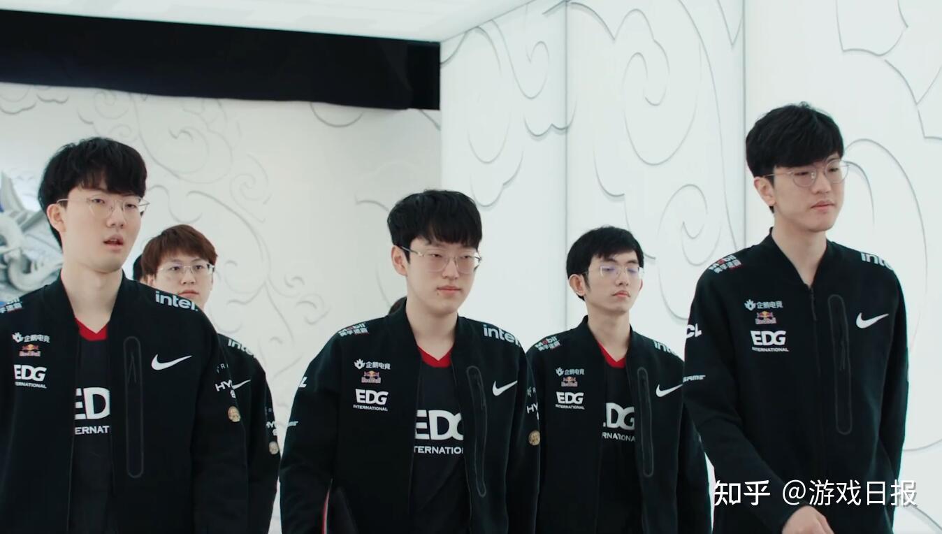 申花在丢球 申花在丢球